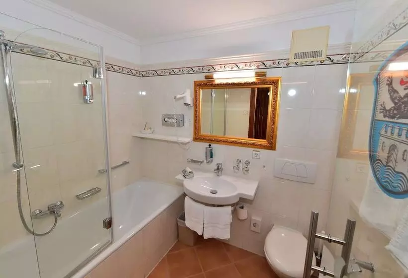 Schloss Hotel Wasserburg