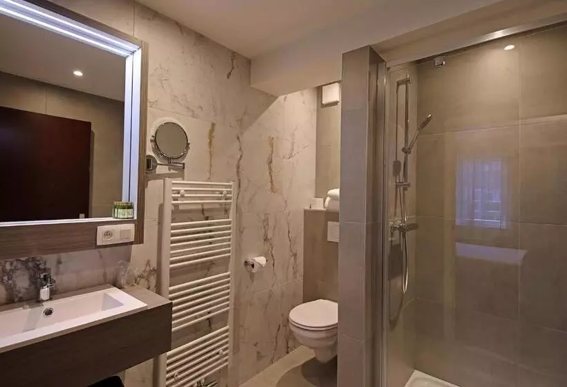 Отель Uilenspiegel