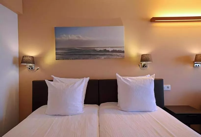 Отель Uilenspiegel