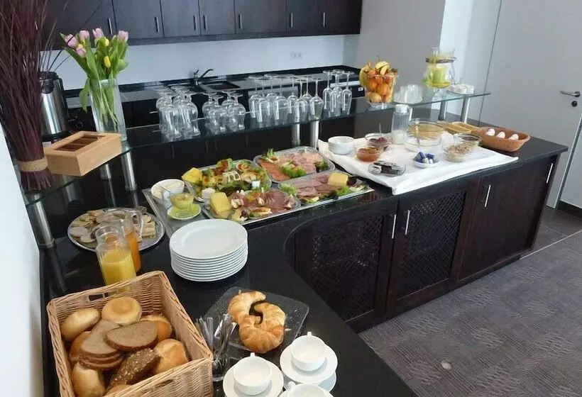 Отель Und Cafe Paso