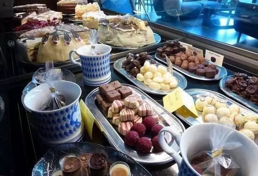 Отель Und Cafe Paso