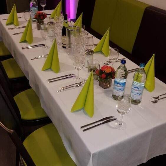 ホテル Und Cafe Paso