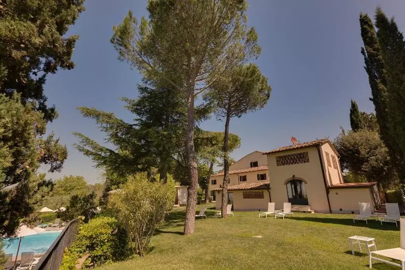 فندق Villa I Barronci Resort & Spa