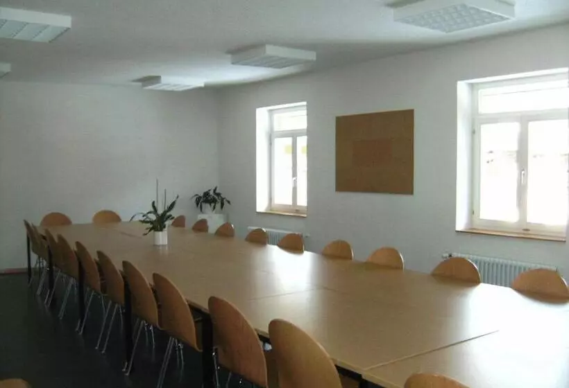 ペンション Europaisches Gaste Und Seminarhaus