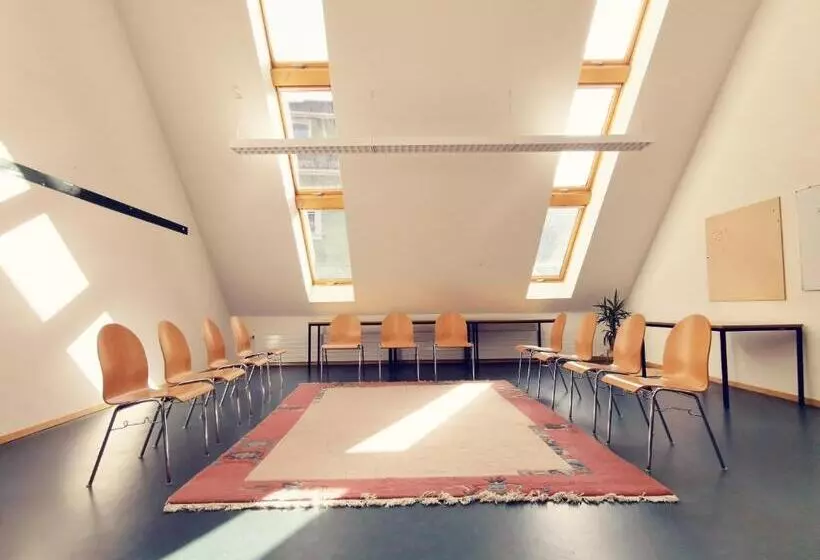 ペンション Europaisches Gaste Und Seminarhaus