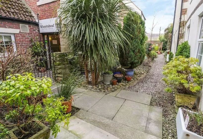 2 Wheatsheaf Yard