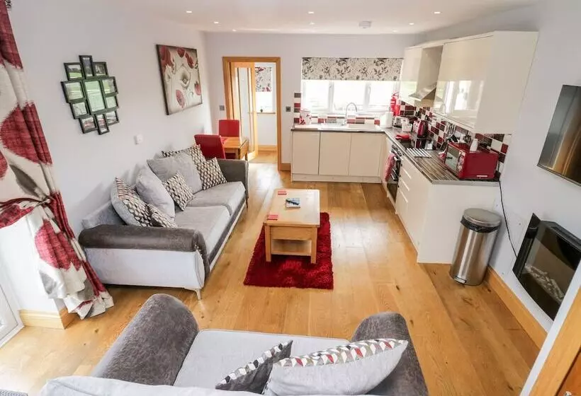 Daisy Cottage