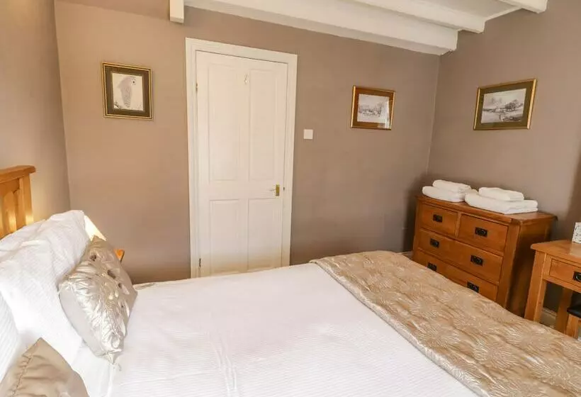 Bannister Cottage