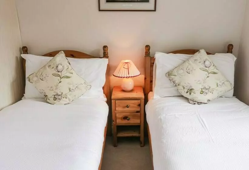 Bannister Cottage