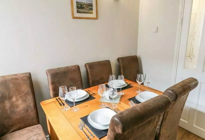 Bannister Cottage