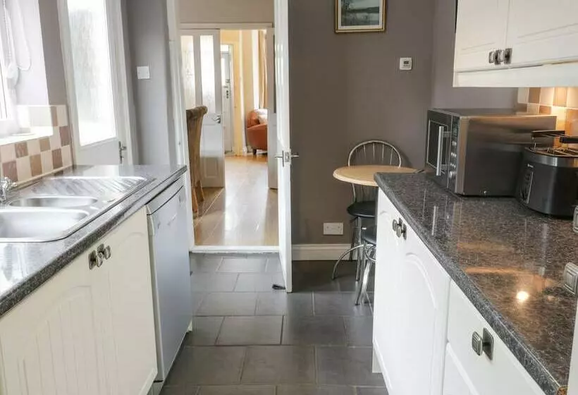 Bannister Cottage
