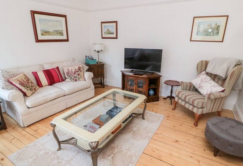 Iona 10 Palace Street East