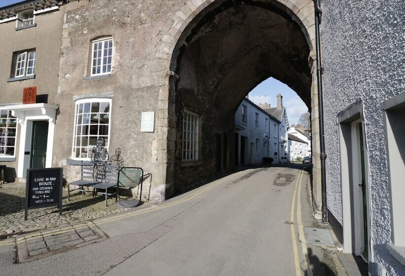 Longlands Groom S Quarters