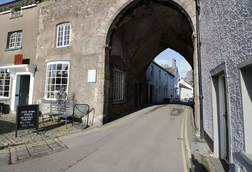 Longlands Groom S Quarters