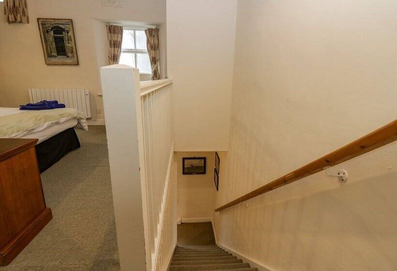 Longlands Groom S Quarters