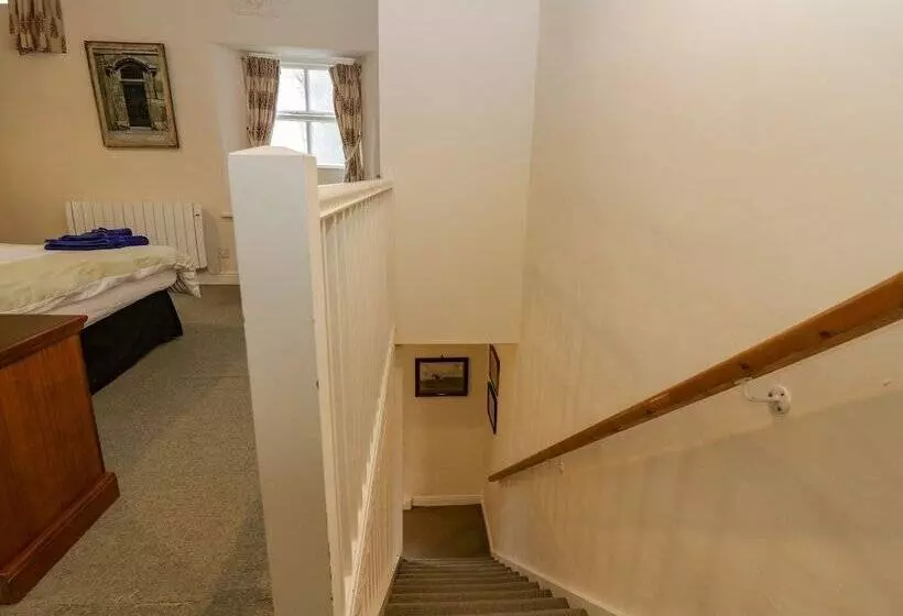 Longlands Groom S Quarters