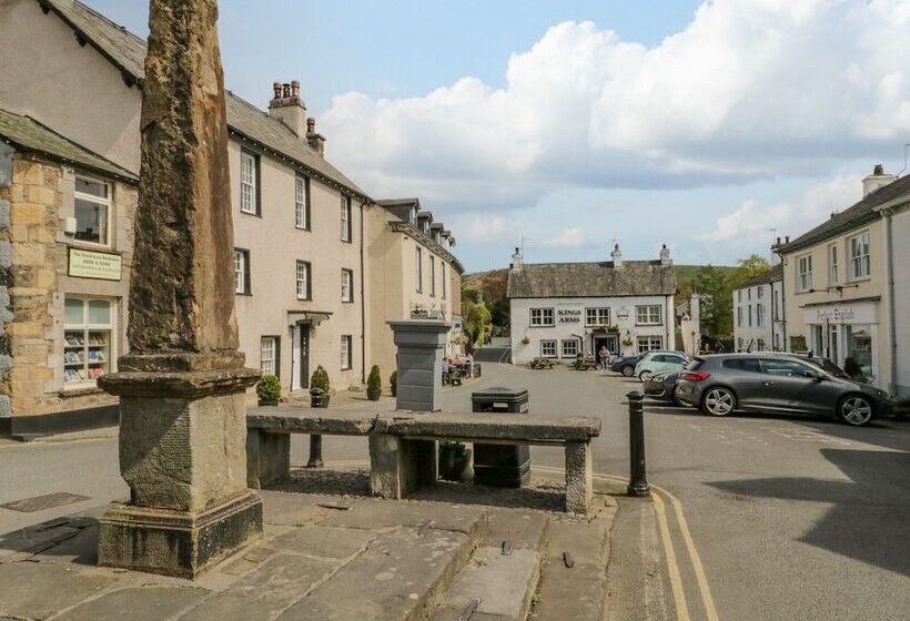 Longlands Groom S Quarters