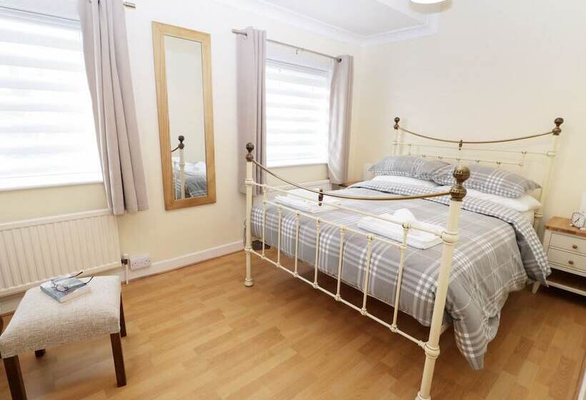 No. 1 Kelly Cottages