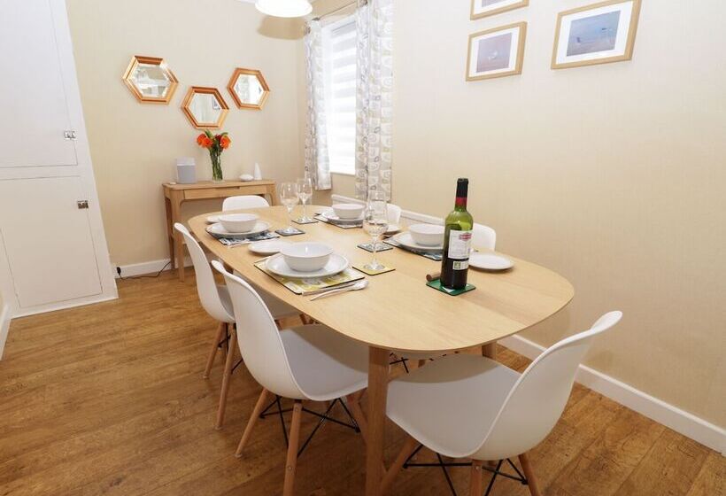 No. 1 Kelly Cottages