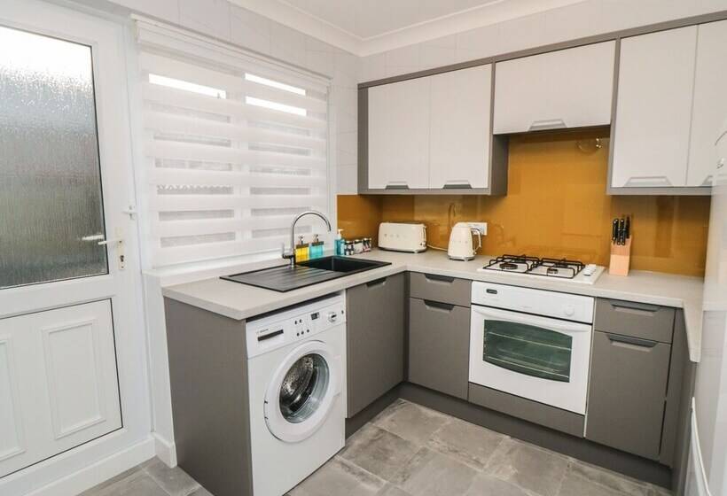 No. 1 Kelly Cottages