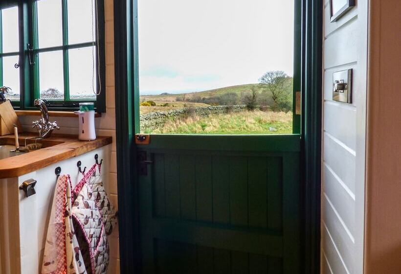 Peat Gate Shepherd S Hut