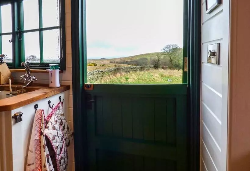 Peat Gate Shepherd S Hut