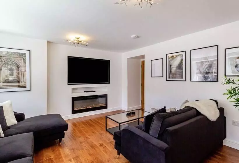 Queen Anne Suite