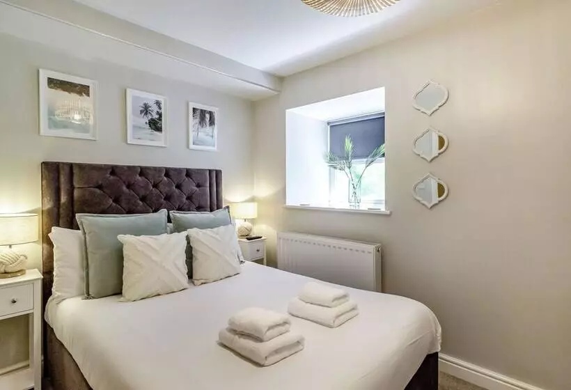 Queen Anne Suite