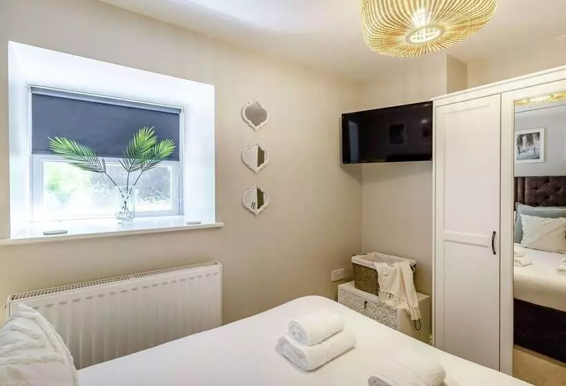 Queen Anne Suite