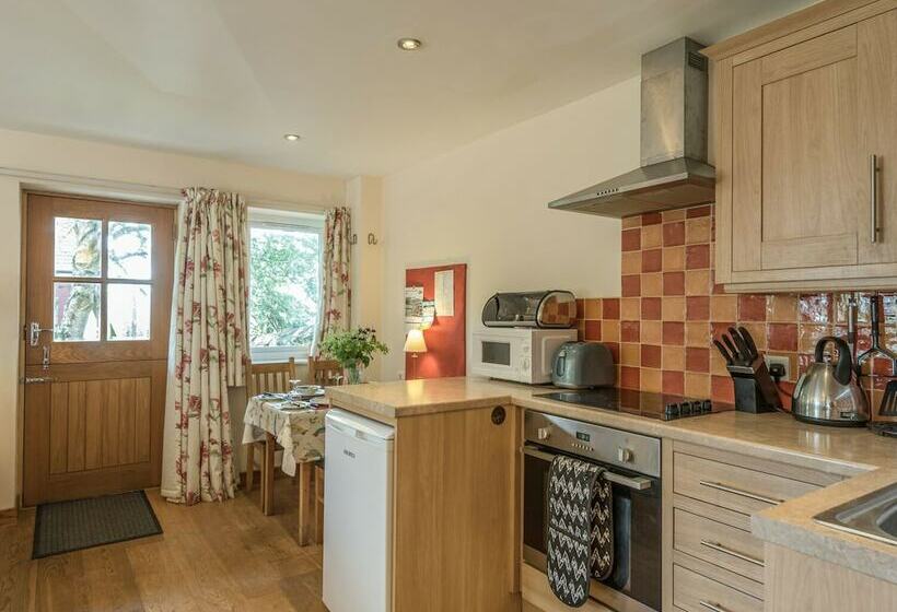 The Schoolhouse Bakehouse