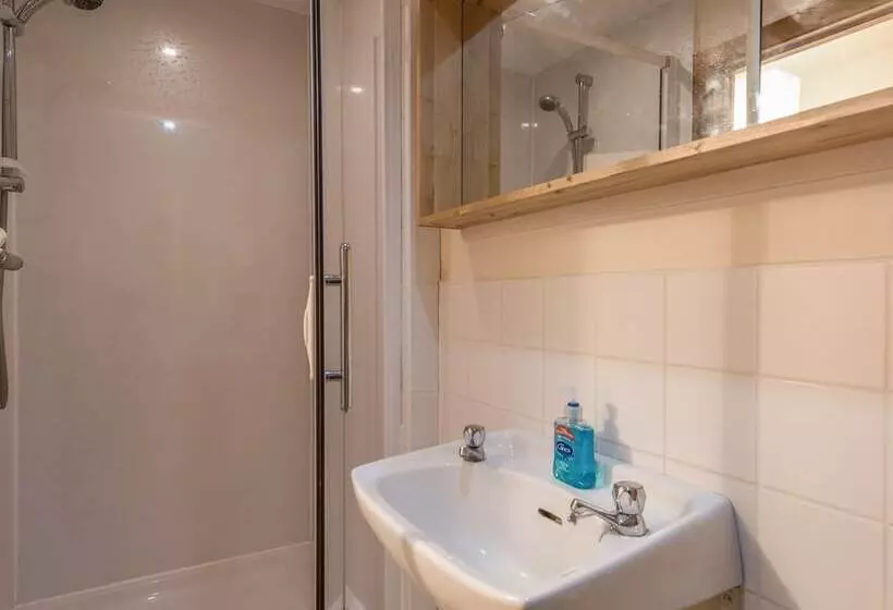 The Schoolhouse Bakehouse