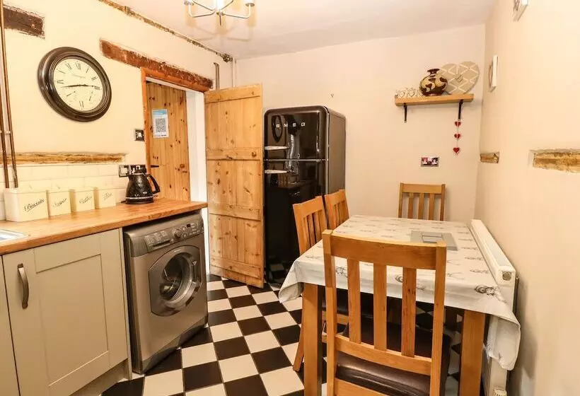 Valentine Cottage