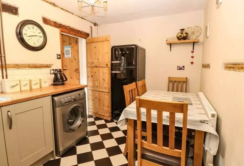 Valentine Cottage