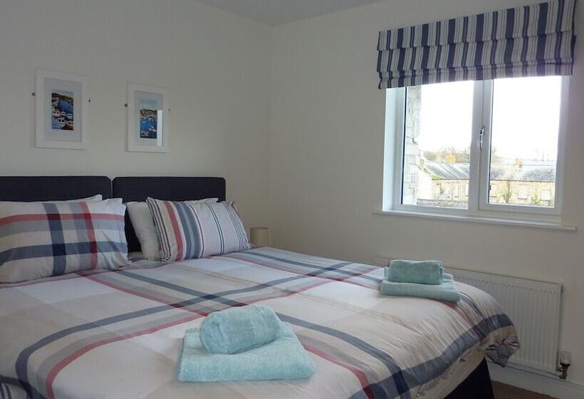 28 Clock Tower Court