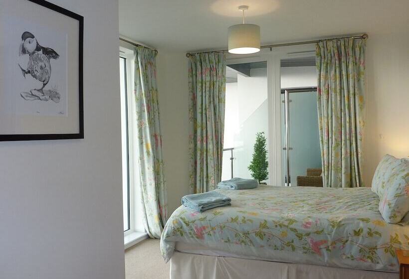 28 Clock Tower Court