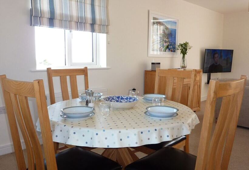 28 Clock Tower Court