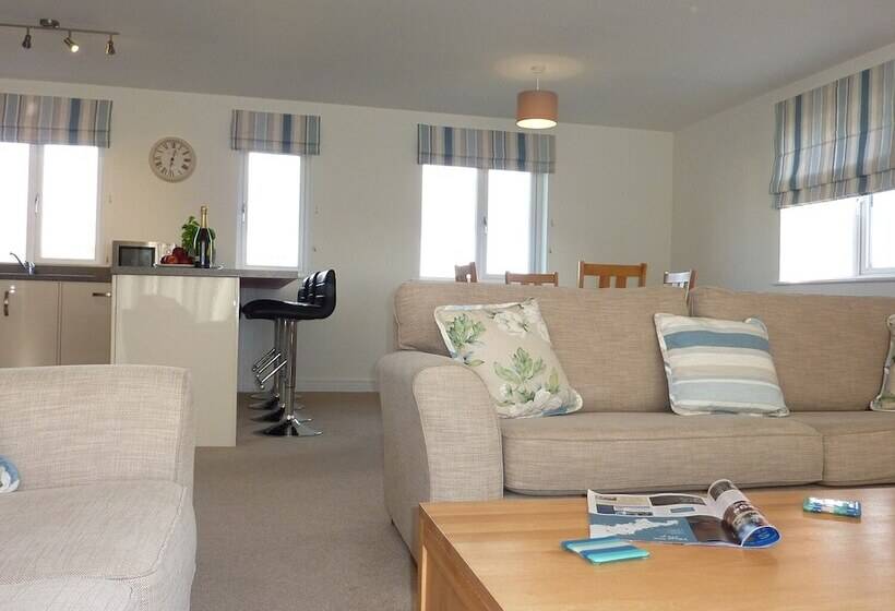 28 Clock Tower Court