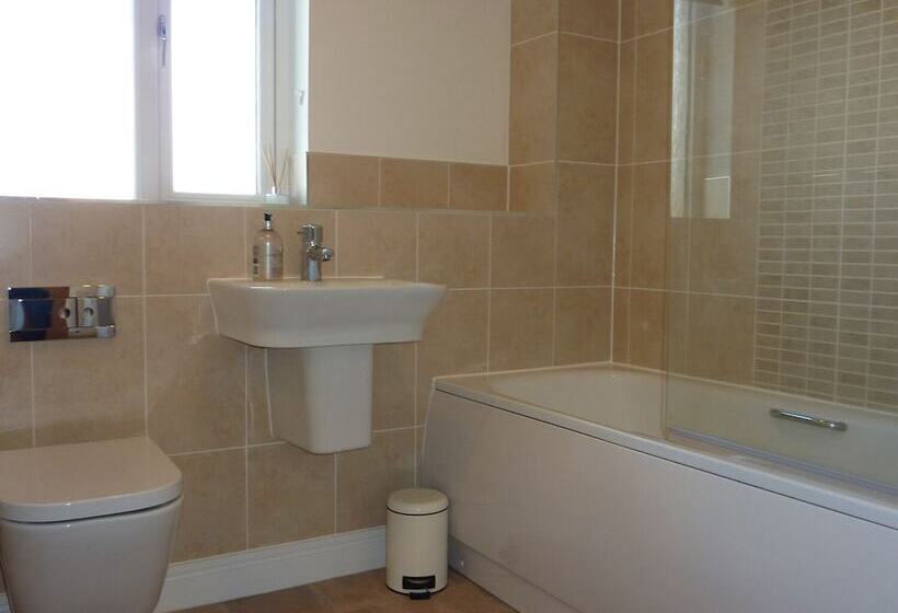 28 Clock Tower Court