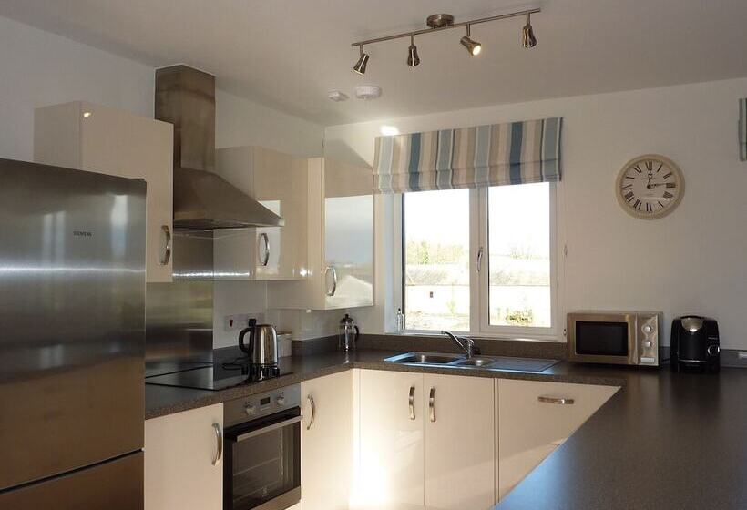 28 Clock Tower Court