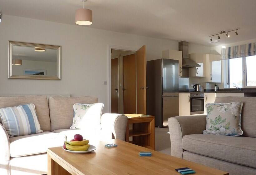 28 Clock Tower Court