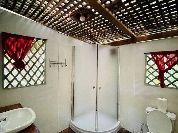 هاستل Finca Tatin