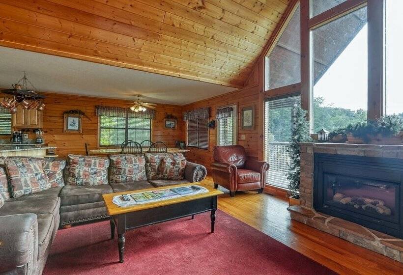 An Amazing View 4 Bedrooms, 3.5 Baths, Sleeps 10 Cabin By Redawning
