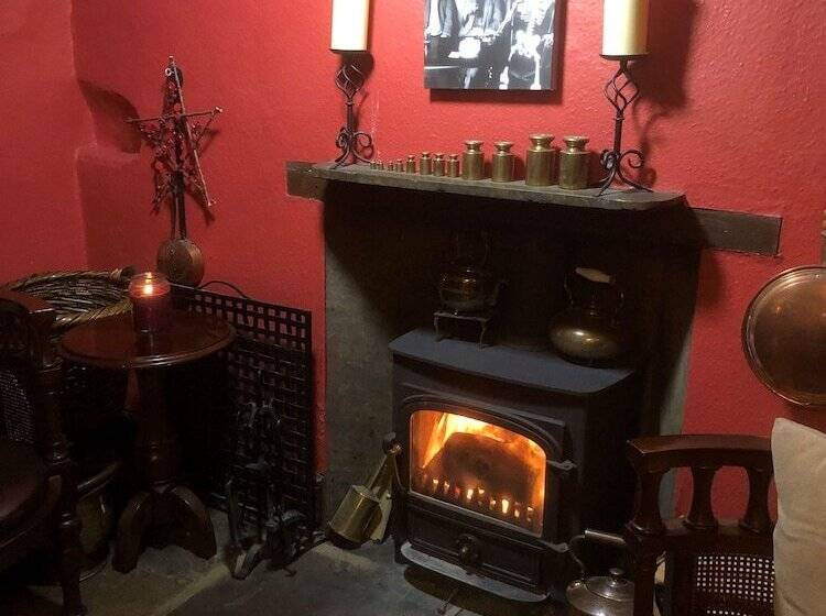 مبيت وإفطار The Star Inn