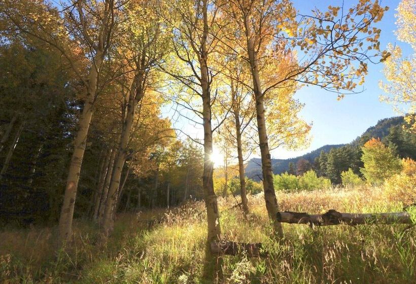 فندق Bison Peak Lodge At Puma Hills