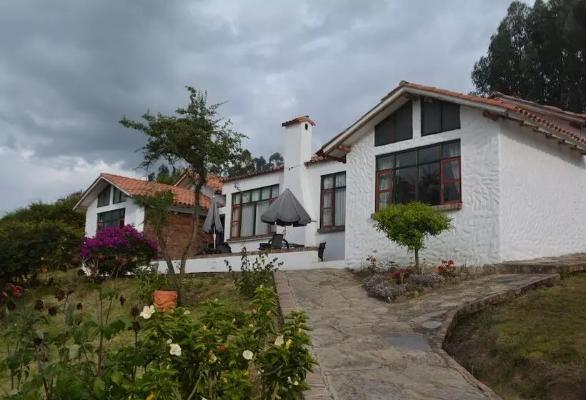 ホテル Cabañas San Cayetano