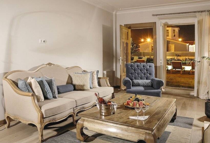 هتل Cesme Marina Konukevi