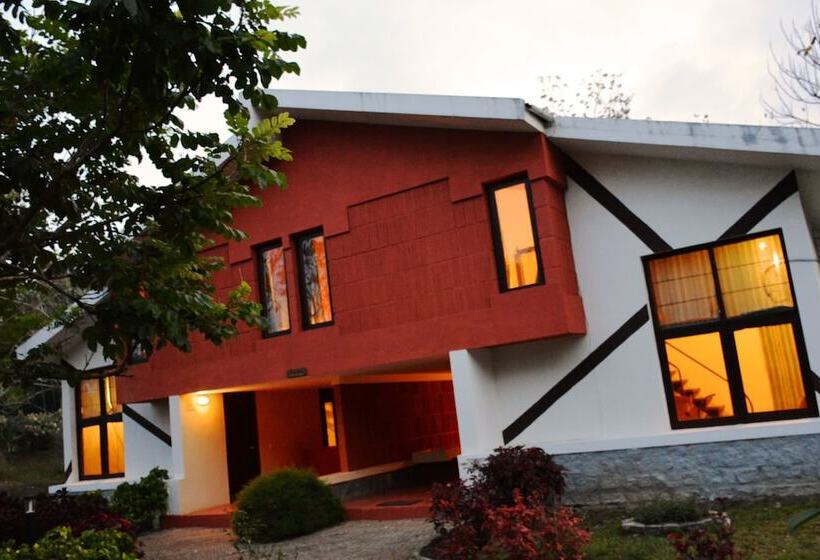 ホテル Kadkani River Resort