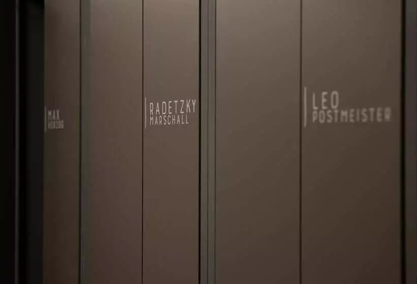 ホテル Sissi Suites Luxury Apartments