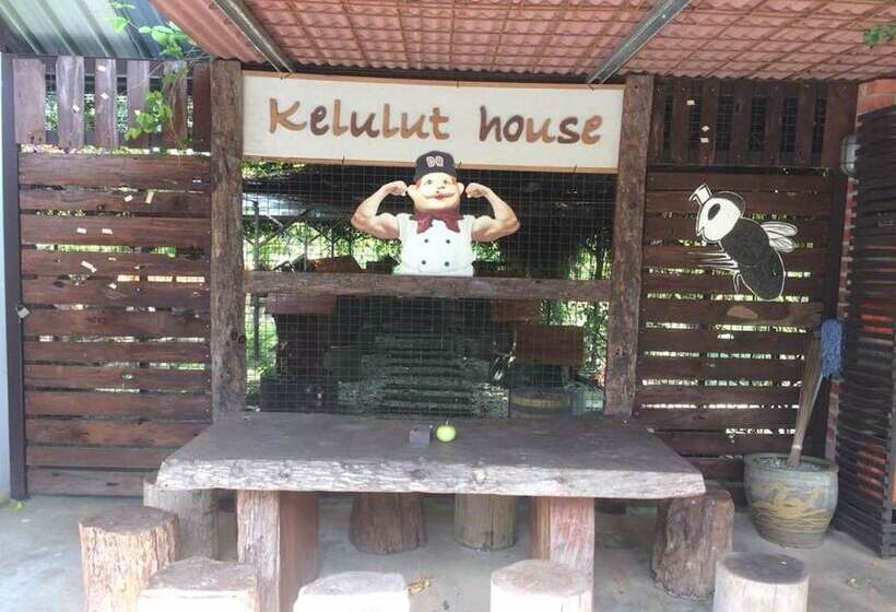 פנסיון Kelulut Lodge