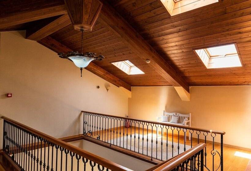 پانسیون Sourediko